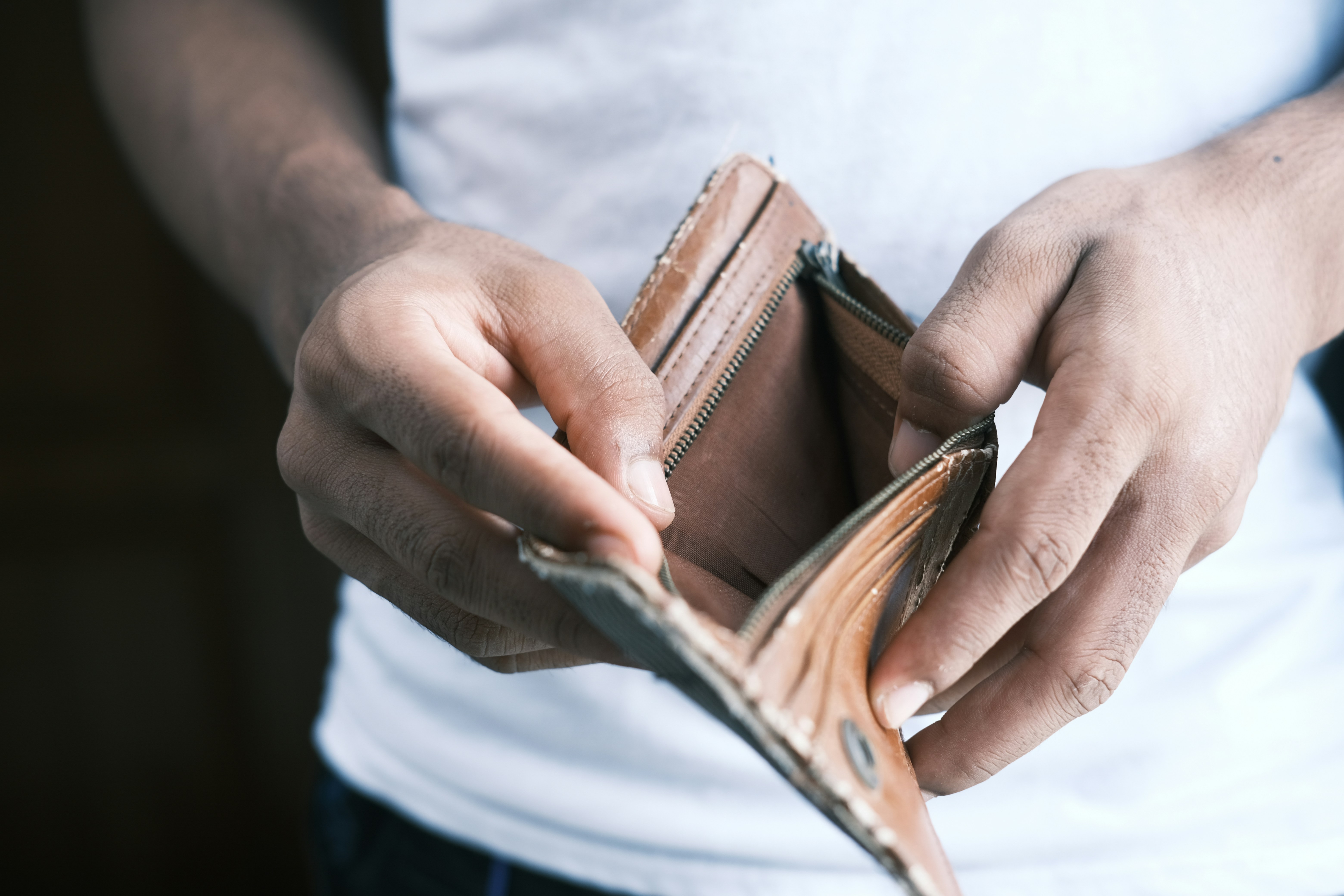 Empty wallet symbolizes why is cash flow important?